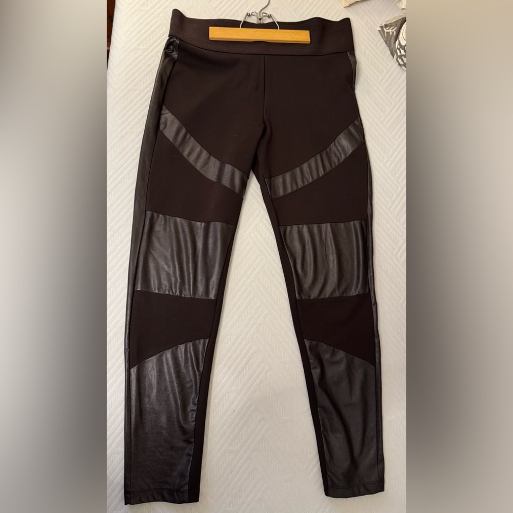 Nygard Slims leggings with Faux Leather Panels